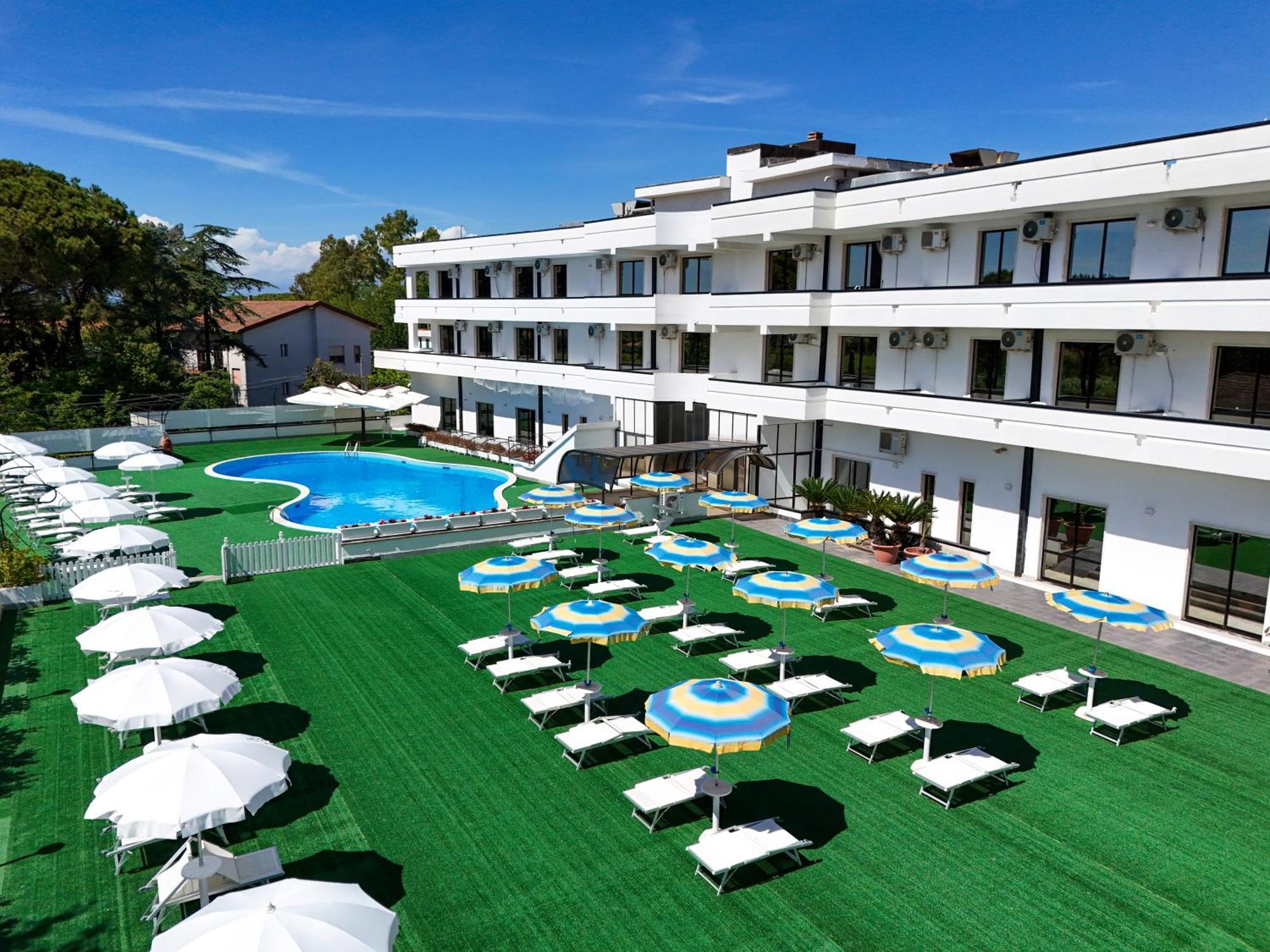 Hotel Club Clorinda Nuova Gestione 2024 Paestum Dış mekan fotoğraf