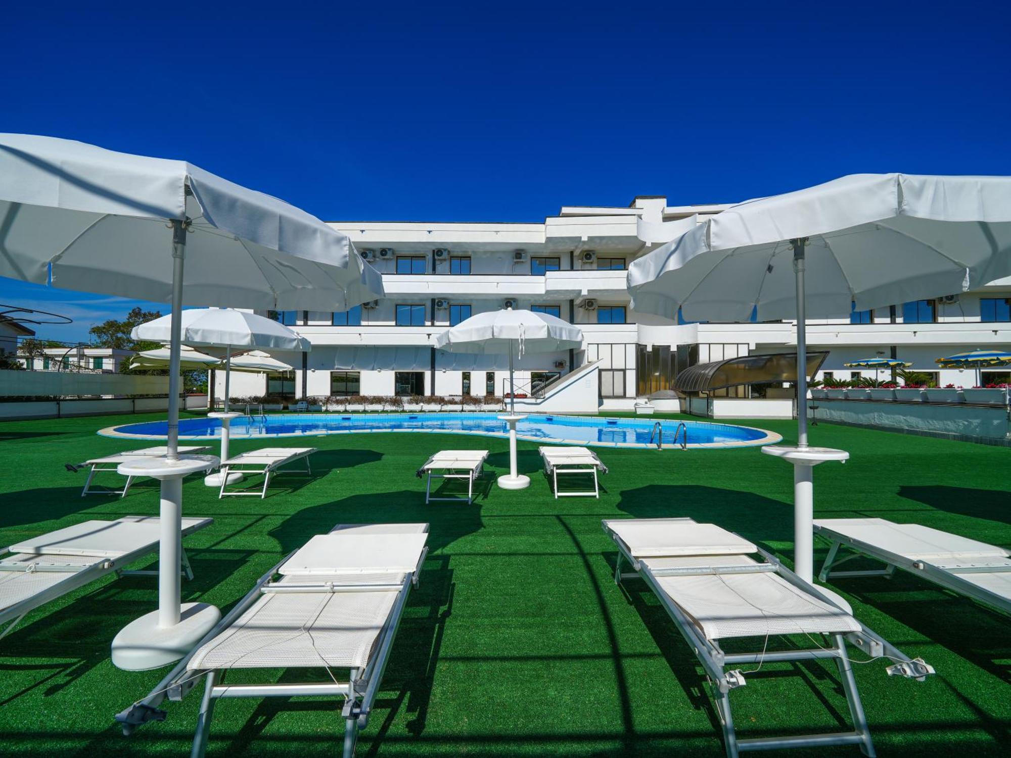 Hotel Club Clorinda Nuova Gestione 2024 Paestum Dış mekan fotoğraf